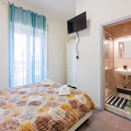 Bed and Breakfast Phoenix Station 3*