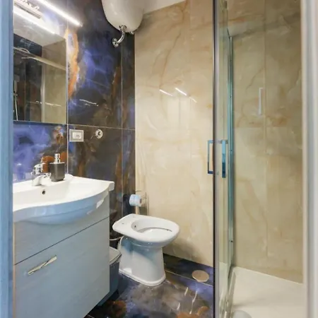 Phoenix Station نابولي